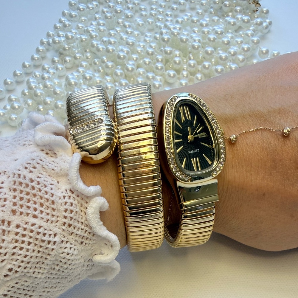 Serpenti Elegant Gold  Women's Watch